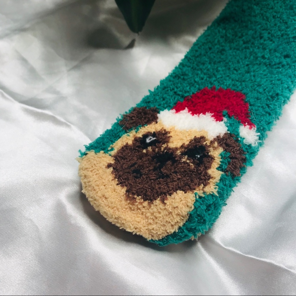 NWT Christmas Fuzzy Pug Socks - Picture 3 of 3